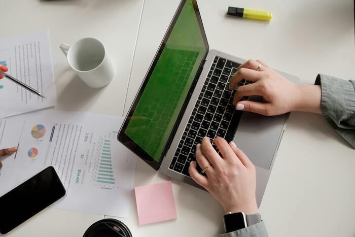 Référencement : SEO ou Google Ads, quelle stratégie choisir ?